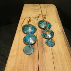 Boucles longues 3 disques cuivre oxydé bleu